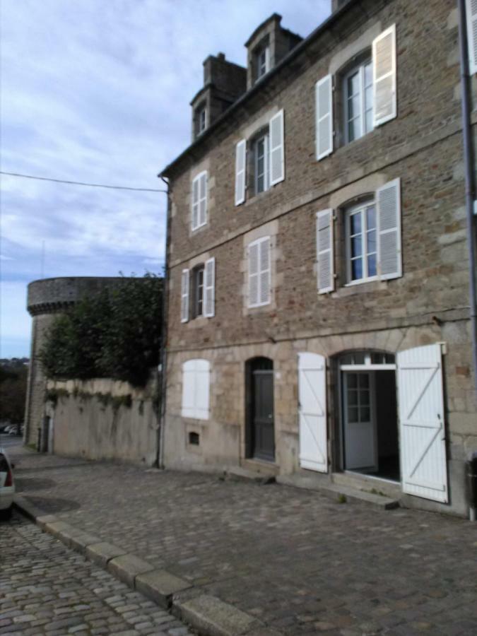 Gate House Lodge Dinan Buitenkant foto