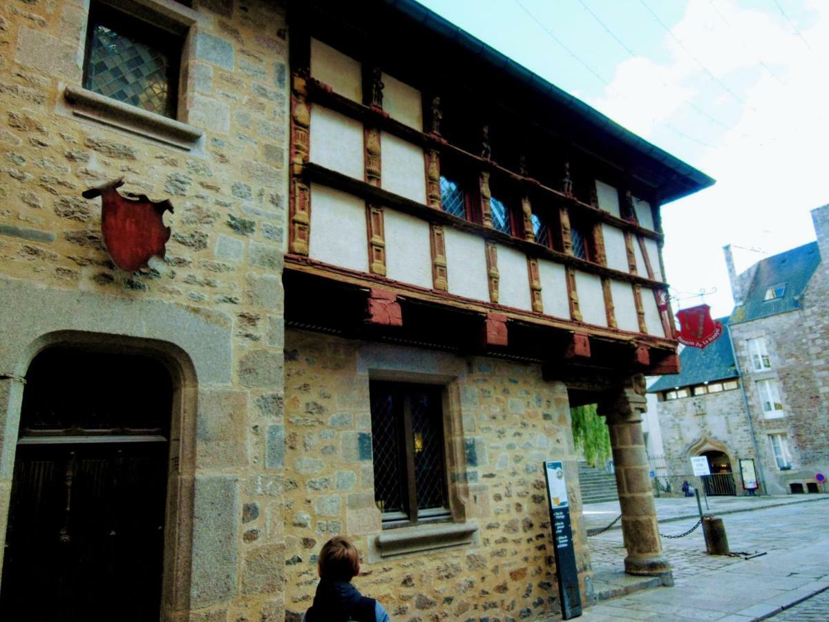 Gate House Lodge Dinan Buitenkant foto