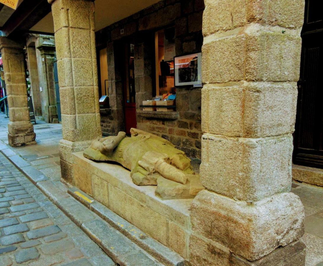 Gate House Lodge Dinan Buitenkant foto