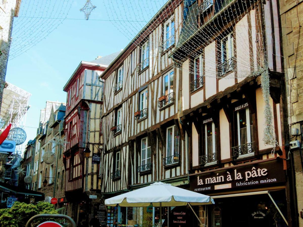 Gate House Lodge Dinan Buitenkant foto