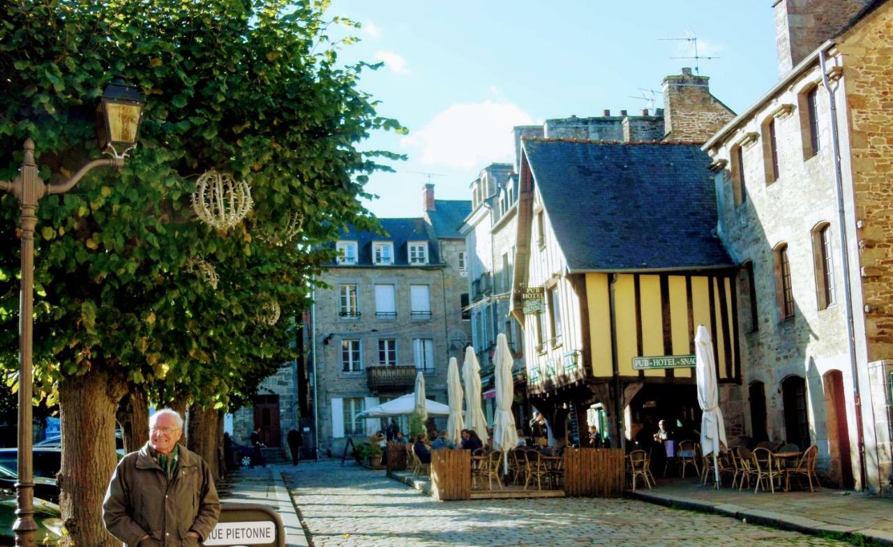 Gate House Lodge Dinan Buitenkant foto